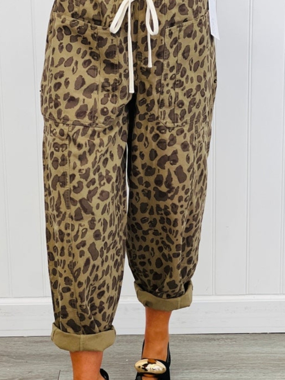 New Olive Leopard Print Wild Side Barrel Pants Size Medium